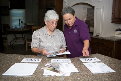 caregiver-senior-kitchen-seperate-recycle9